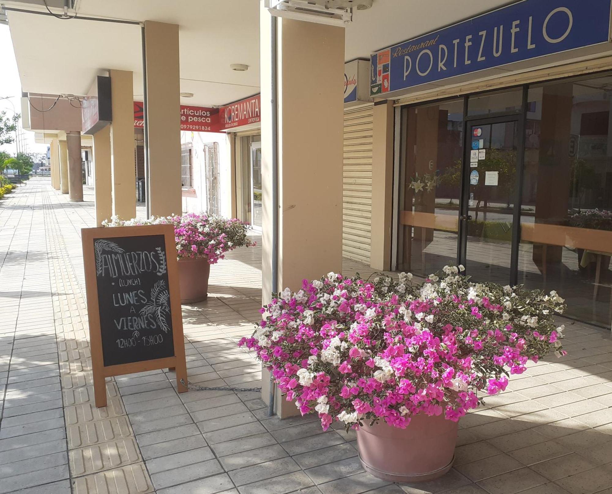 Hostal Solar Del Puerto Machala Exterior photo