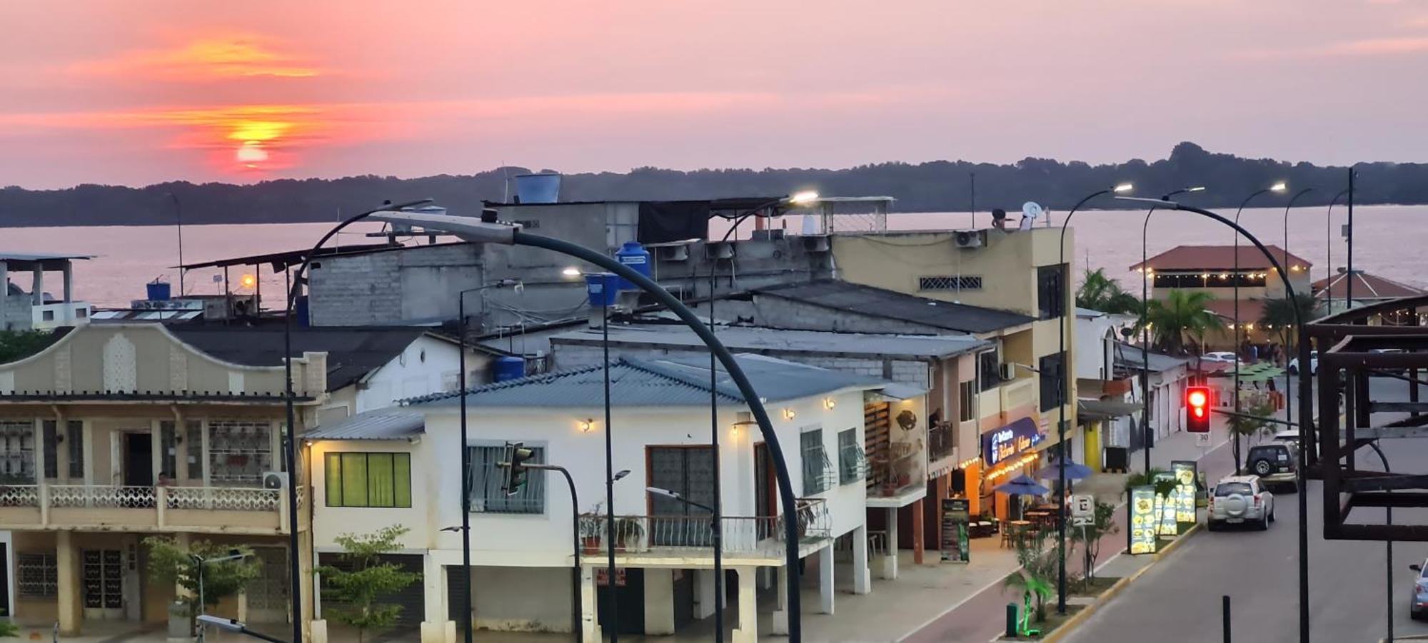 Hostal Solar Del Puerto Machala Exterior photo